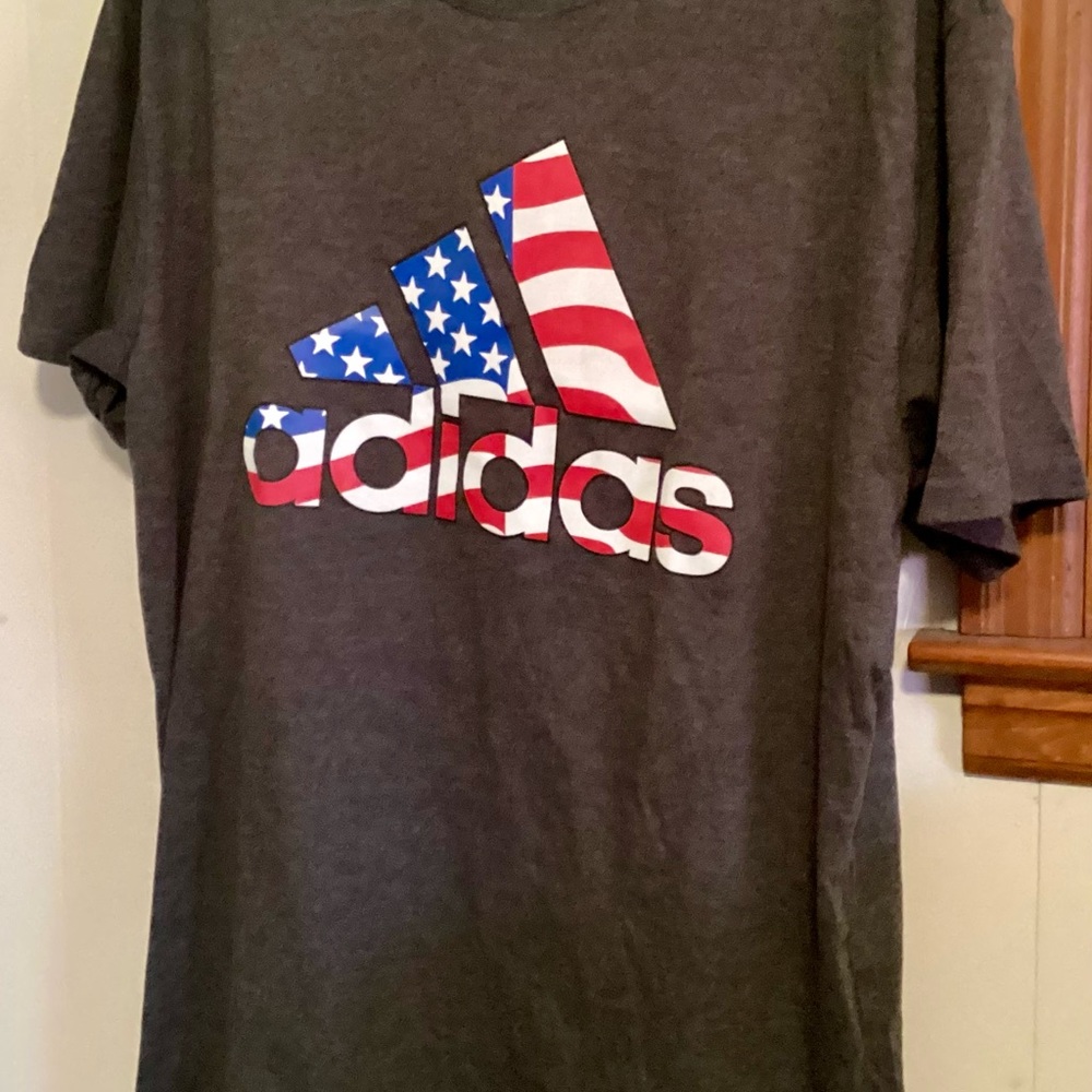 ADIDAS T-SHIRT,SIZE XL. - Picture 2 of 3